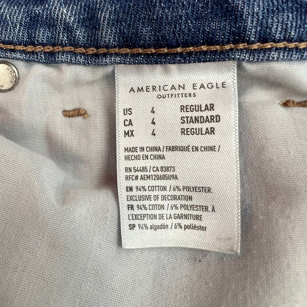 American Eagle Women's Mom Jean Size 4R‎ Comfort Stretch Waistband Distressed - Picture 3 of 9